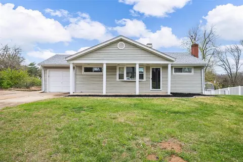 6017 Oakville Ter, Saint Louis, MO 63129