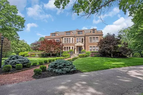751 Cella Rd, Saint Louis, MO 63124