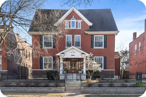 3826 Arsenal St, Saint Louis, MO 63116