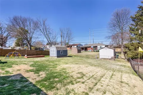 Exterior - 9501 Koerber Ln, Affton, MO 63123 photo 4 of 5