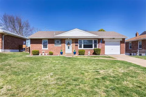 9501 Koerber Ln, Affton, MO 63123