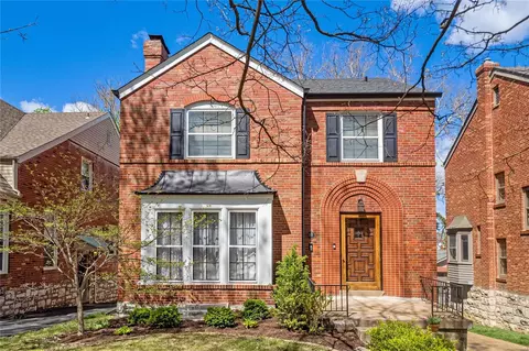 7811 Stanford Ave, University City, MO 63130