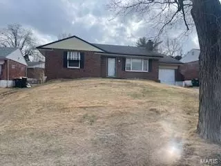 1254 Edgewater Dr, Saint Louis, MO 63137