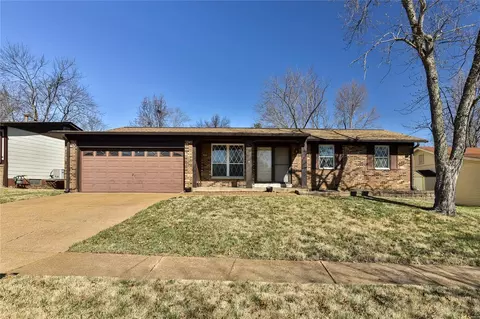 1219 Perdiz Ln, Fenton, MO 63026