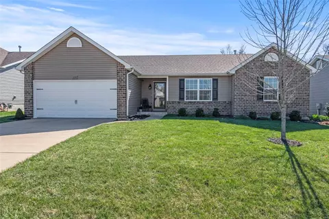 118 Liberty Grove Dr, Wentzville, MO 63385