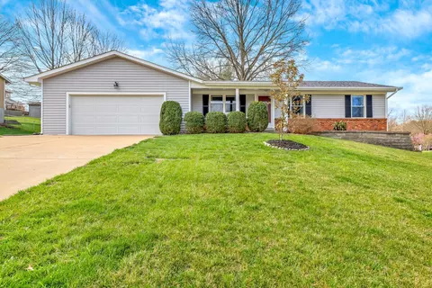 302 Forest Hills Dr, Eureka, MO 63025