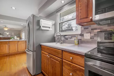 Kitchen - 302 Forest Hills Dr, Eureka, MO 63025 photo 2 of 3