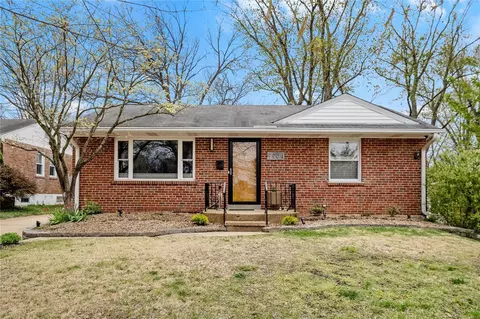 9904 Kenyon Ct, Saint Louis, MO 63119