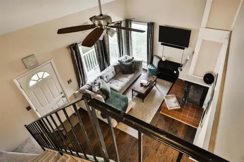Living - 415 Briarhill Dr, Ballwin, MO 63021 photo 5 of 5