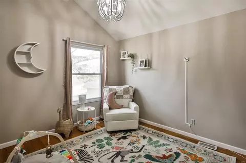 Bedroom - 415 Briarhill Dr, Ballwin, MO 63021 photo 2 of 3