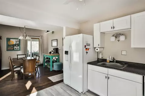 Kitchen - 415 Briarhill Dr, Ballwin, MO 63021 photo 4 of 4