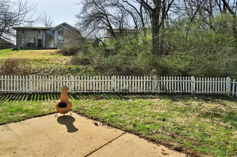 Exterior - 415 Briarhill Dr, Ballwin, MO 63021 photo 8 of 14