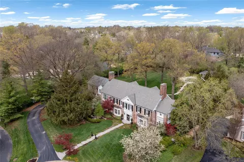 115 Hunters Grove Dr, Saint Louis, MO 63141