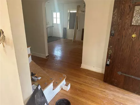 Entry Way - 16 Hanley Downs, Saint Louis, MO 63117 photo 1 of 1