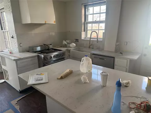 Kitchen - 16 Hanley Downs, Saint Louis, MO 63117 photo 1 of 2