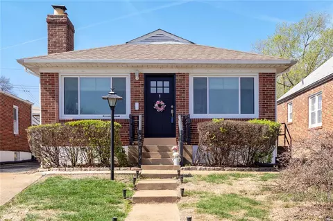 5017 Glennon Dr, Shrewsbury, MO 63119