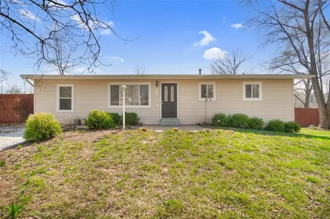 319 Oakborough Dr, Lake Saint Louis, MO 63367
