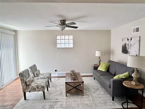 9325 Mackenzie Rd, Affton, MO 63123 photo 5