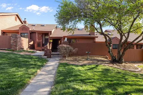 2082 Avignon Dr #C, Saint Charles, MO 63303