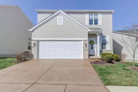 1019 Silo Bend Dr, Wentzville, MO 63385