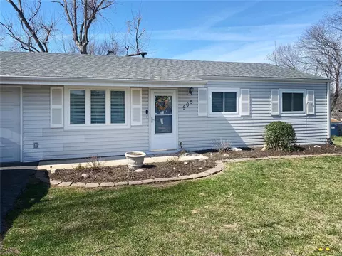 505 Hill Dr, Eureka, MO 63025