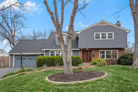 11 Glenhaven Dr, Saint Louis, MO 63122