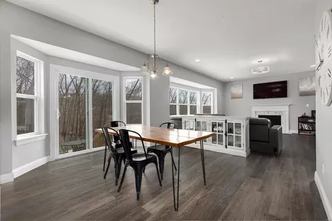 Dining - 5008 Eagle Wing Ct, Eureka, MO 63025 photo 2 of 2