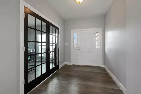 Entry Way - 5008 Eagle Wing Ct, Eureka, MO 63025 photo 1 of 2
