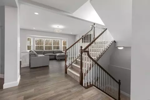 Entry Way - 5008 Eagle Wing Ct, Eureka, MO 63025 photo 2 of 2