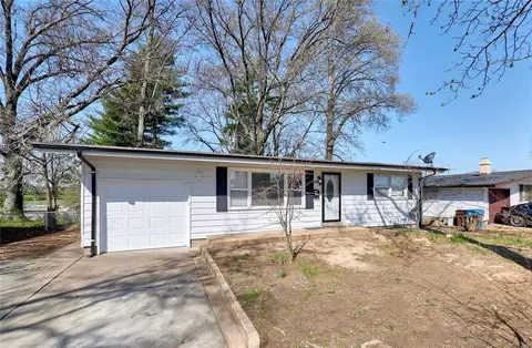 9133 Clarion Dr, Saint Louis, MO 63136