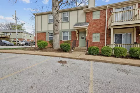 1428 Thrush Pl, Saint Louis, MO 63144