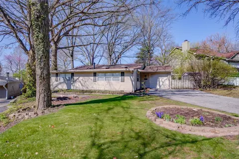 1621 Grant Rd, Saint Louis, MO 63119