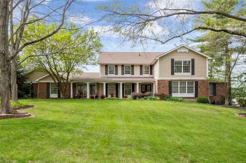 219 Fox Chapel Ln, Chesterfield, MO 63005