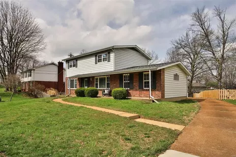 12045 Eddie And Park Rd, Saint Louis, MO 63126