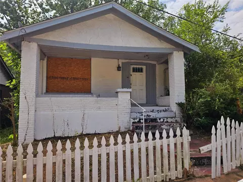 1812 James A Harvey Ln, Saint Louis, MO 63133