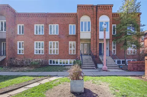 4496 Laclede Ave, Saint Louis, MO 63108