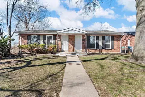9813 Treadway Ln, Saint Louis, MO 63134
