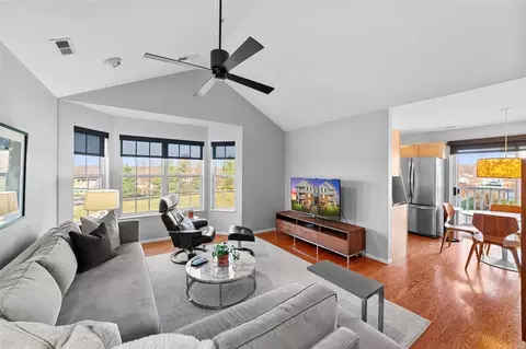1217 Woodland Point Dr #I, Saint Louis, MO 63146
