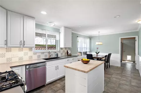 Kitchen - 7 Grellnor Pl, Manchester, MO 63011 photo 1 of 2
