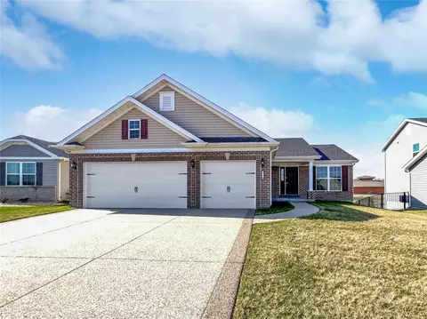 118 Charlestowne Place Dr, Saint Charles, MO 63301