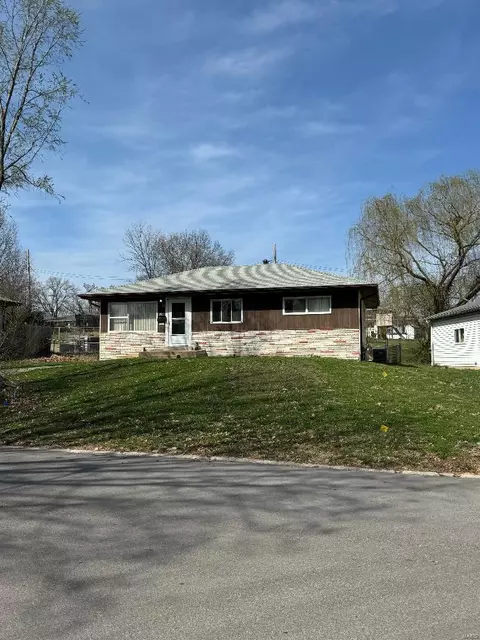 31 Country Life Dr, O'fallon, MO 63366