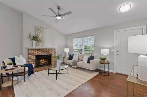 3 Royalltrail Ct, O'fallon, MO 63368 photo 3