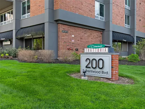 200 S Brentwood Blvd S #6C, Clayton, MO 63105