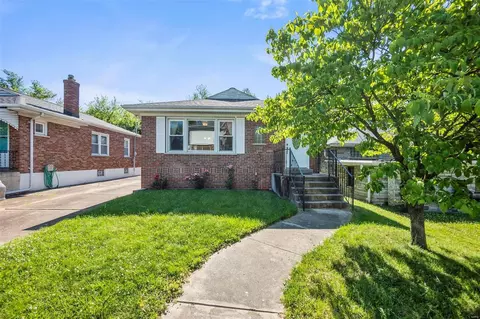 5028 Hi View Ave, Saint Louis, MO 63119