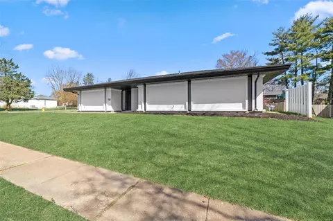 Exterior - 129 Clear Meadows Dr, Ballwin, MO 63011 photo 4 of 10