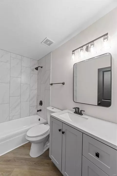 Bath - 129 Clear Meadows Dr, Ballwin, MO 63011 photo 5 of 5