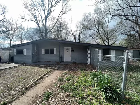 100 Becker Dr, Saint Louis, MO 63135