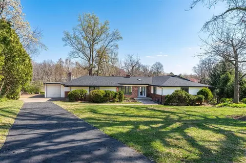 3 Sherwyn Ln, Creve Coeur, MO 63141