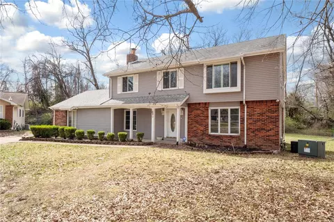 1790 Woodstream Ct, Saint Louis, MO 63138