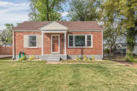 10609 Saint Lawrence Ln, Saint Ann, MO 63074
